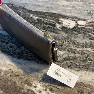 Bluebird clutch. Brand new never used has  2 attachments.